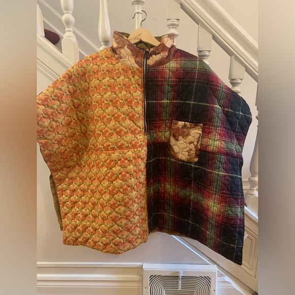 NWOT Urban Outfitters Unisex Quilted Mix Print Poncho. - Picture 6 of 7